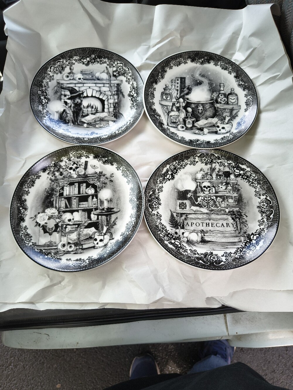 Set of 4 Eaton Fine Dining Halloween Apothecary Salad/Dessert/Appetizer Plates